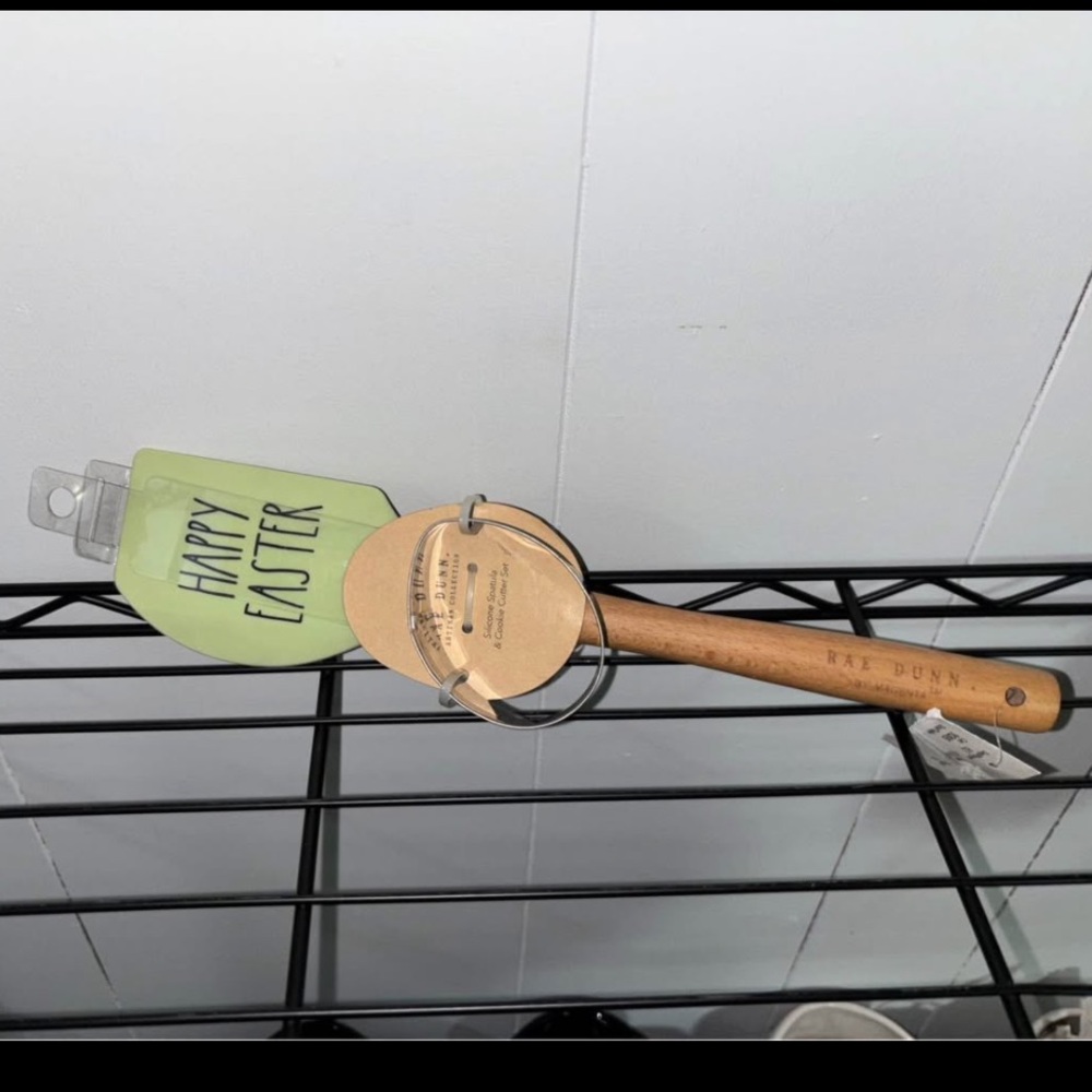 Rae Dunn Green 'Happy Easter' Spatula with Cookie Cutter